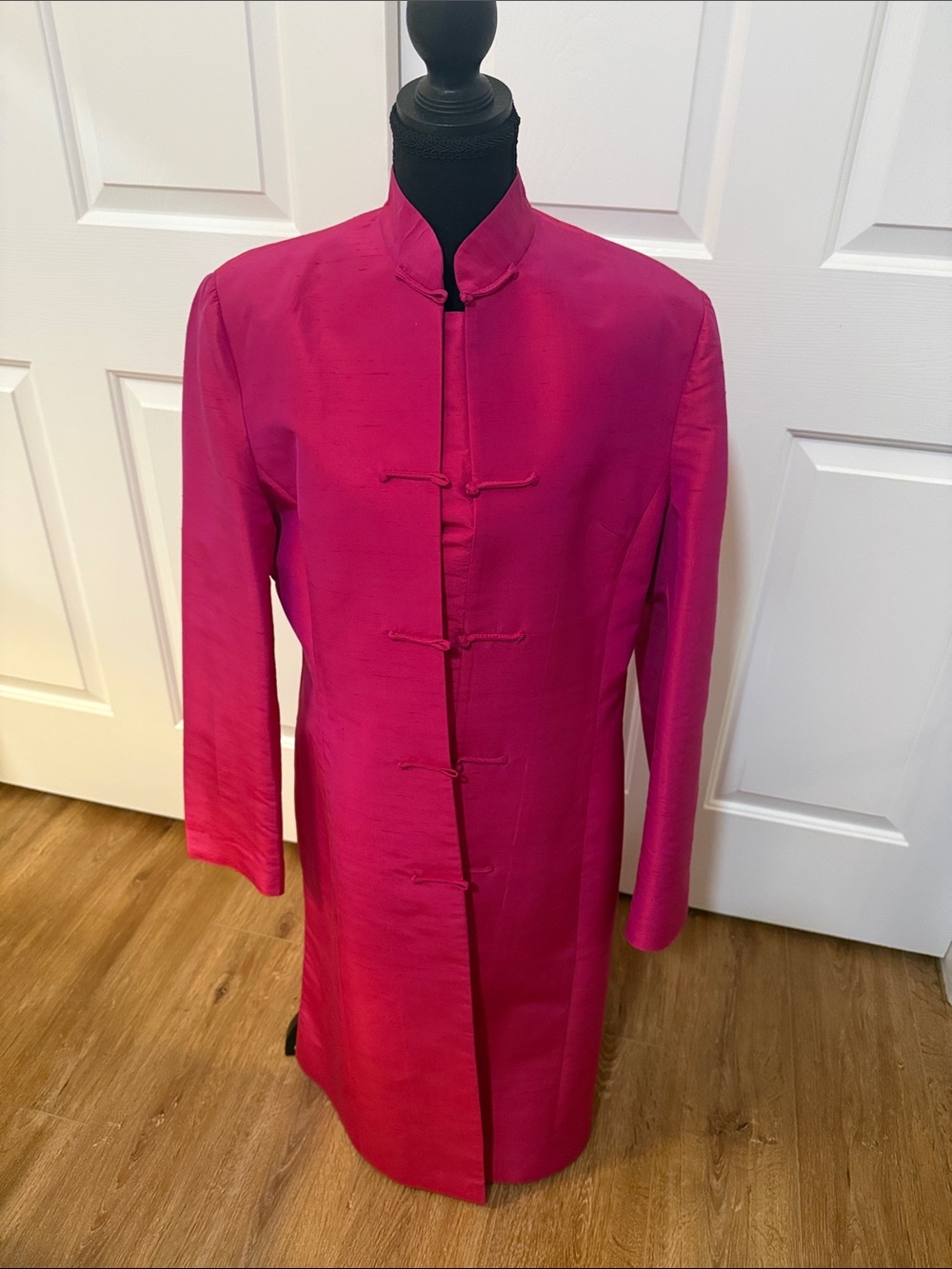 Women’s Long Silk Look Fuchsia Mandarin Jacket Frog Closure Wedding Occasion